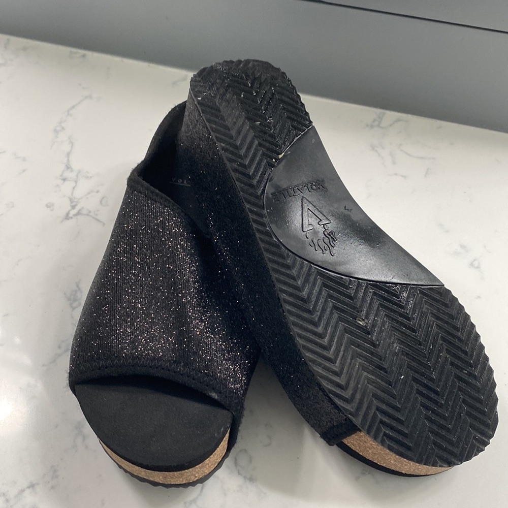 Volatile wedges - Picture 5 of 7